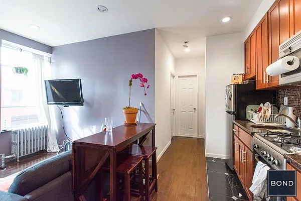 Rented by Bond New York | media 4