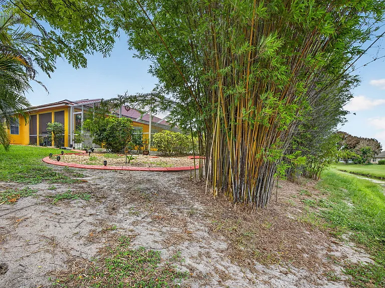3077 SE Galt Cir — Photo 44