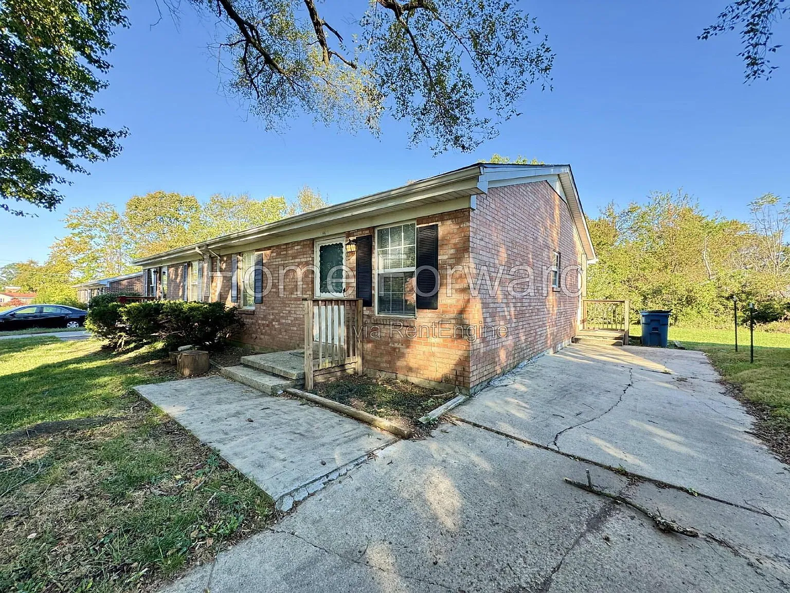 2 bed, 1.0 bath, 875 sqft, $1,025 — Photo 2