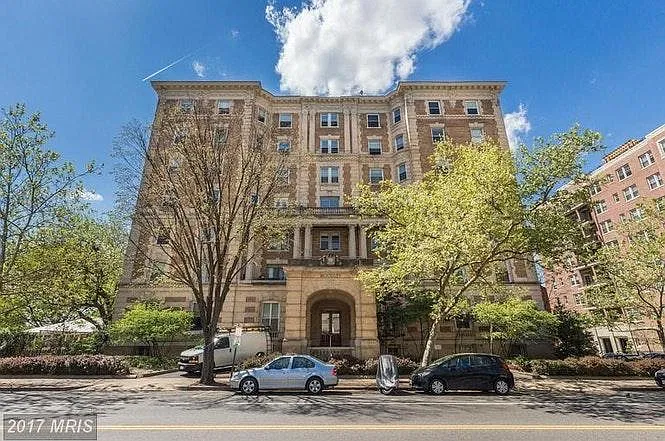 1 bed, 655 sqft, $2,300 — Photo 1
