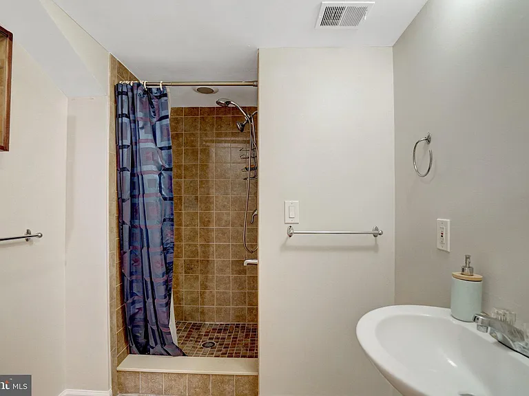 2920 Montauk Ct — Photo 33