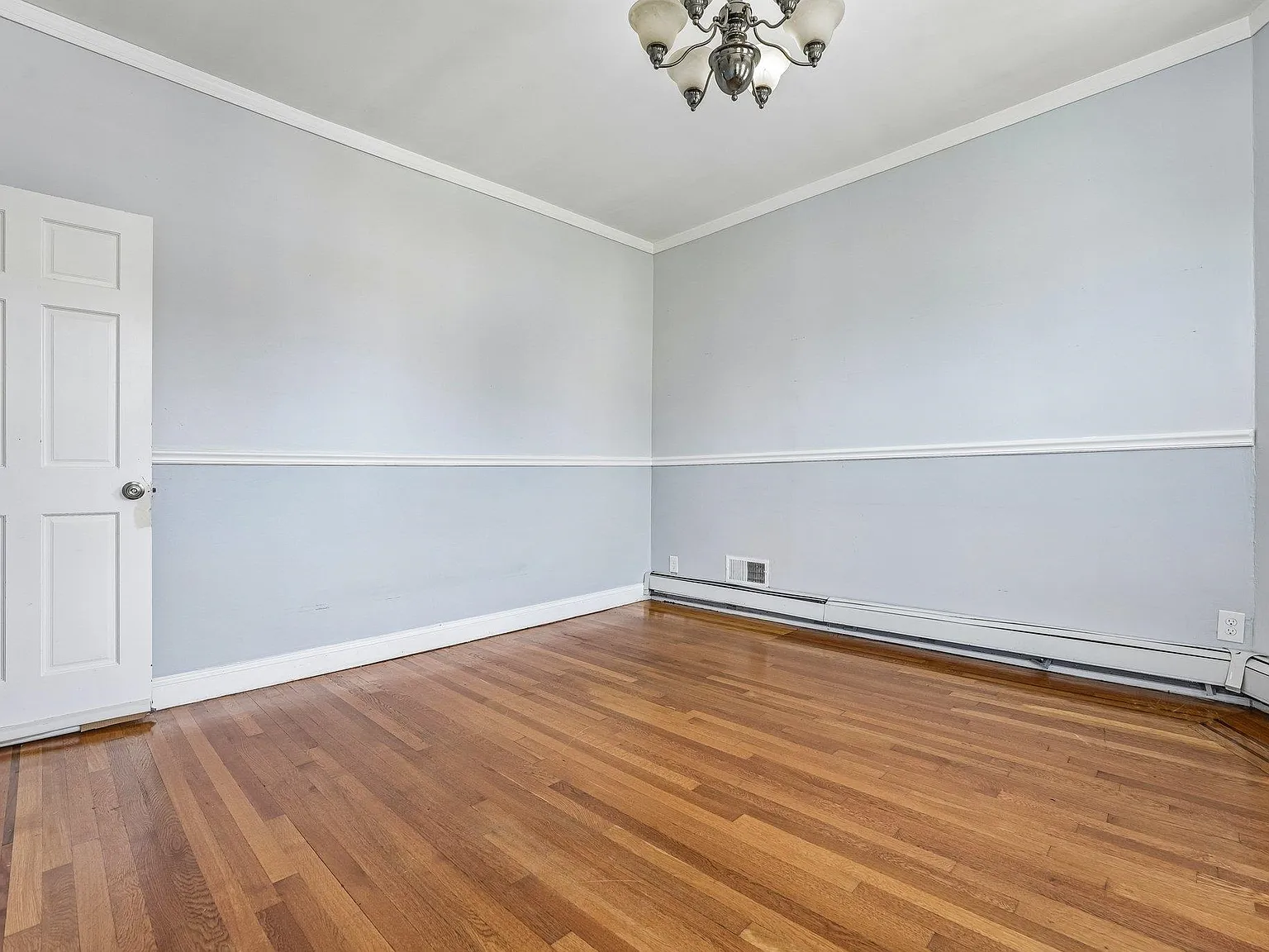 3 bed, 2.0 bath, 1100 sqft, $3,500 — Photo 2