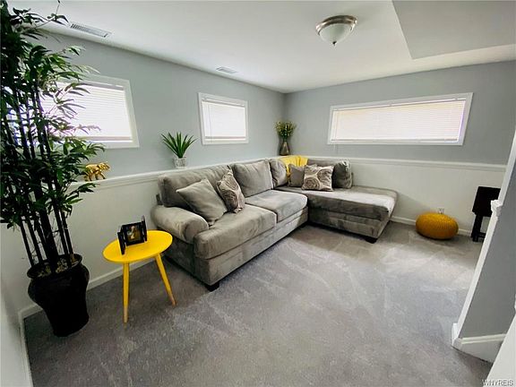 3rd image of 31 Dolphann Dr
