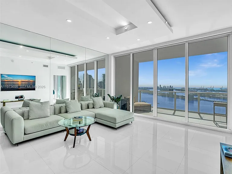 2020 N Bayshore Dr #3303 — Photo 11