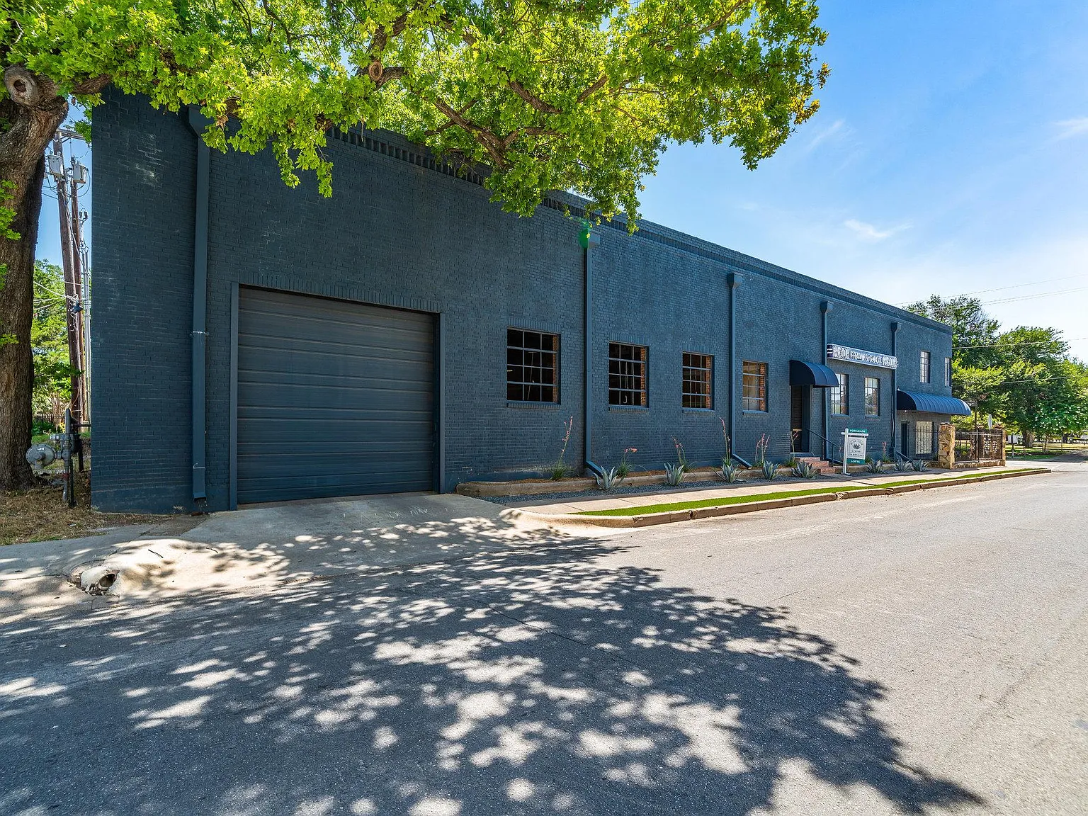 1 bed, 1000 sqft, $2,395 — Photo 3