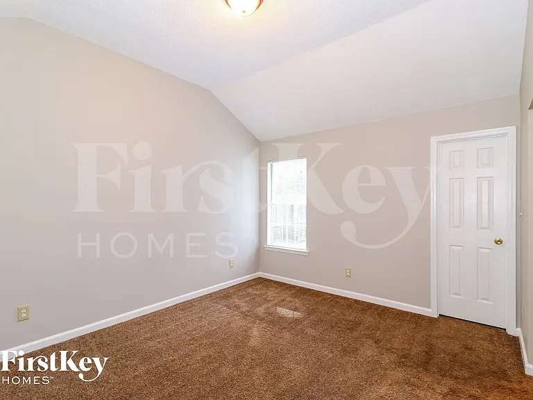 6911 Lagrange Cir S — Photo 8