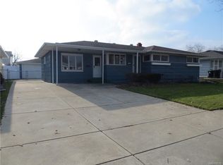 139 Kingsbury Ln, Tonawanda, NY 14150