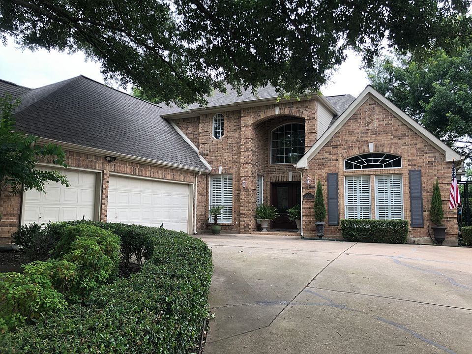 2nd image of 2704 Brookside Ln