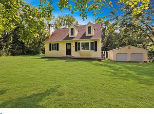 16 Country Ln, Coatesville, PA 19320
