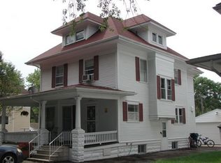 912 Hammond Ave, Waterloo, IA 50702