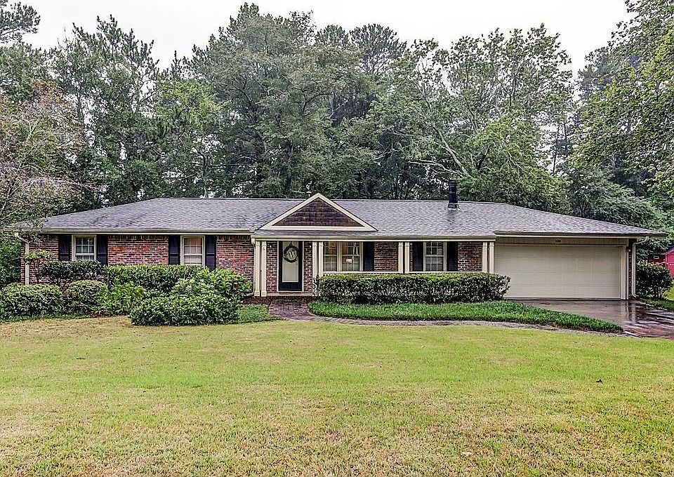 1st image of 106 Huntwood Dr SE