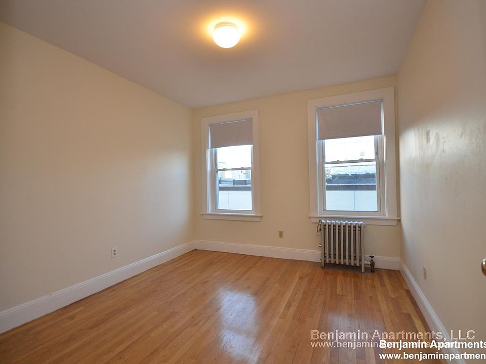 2nd image of 1170 Boylston St #3