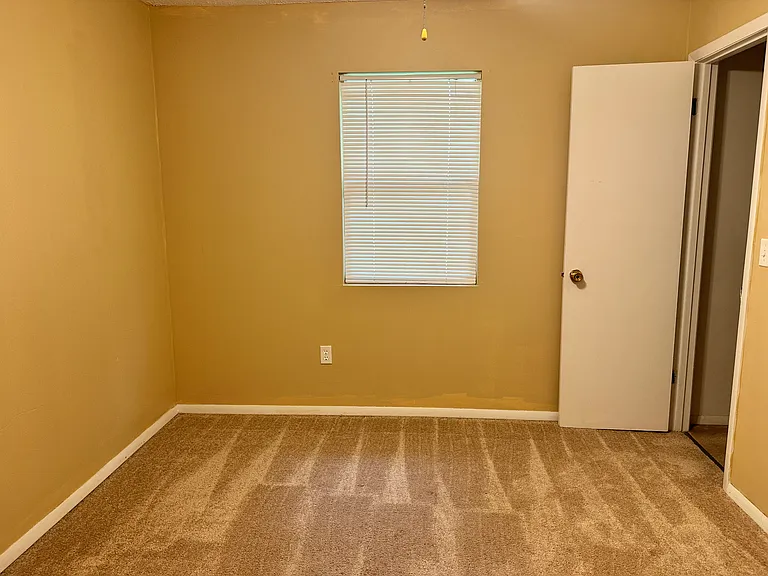 1008 Oak St — Photo 14