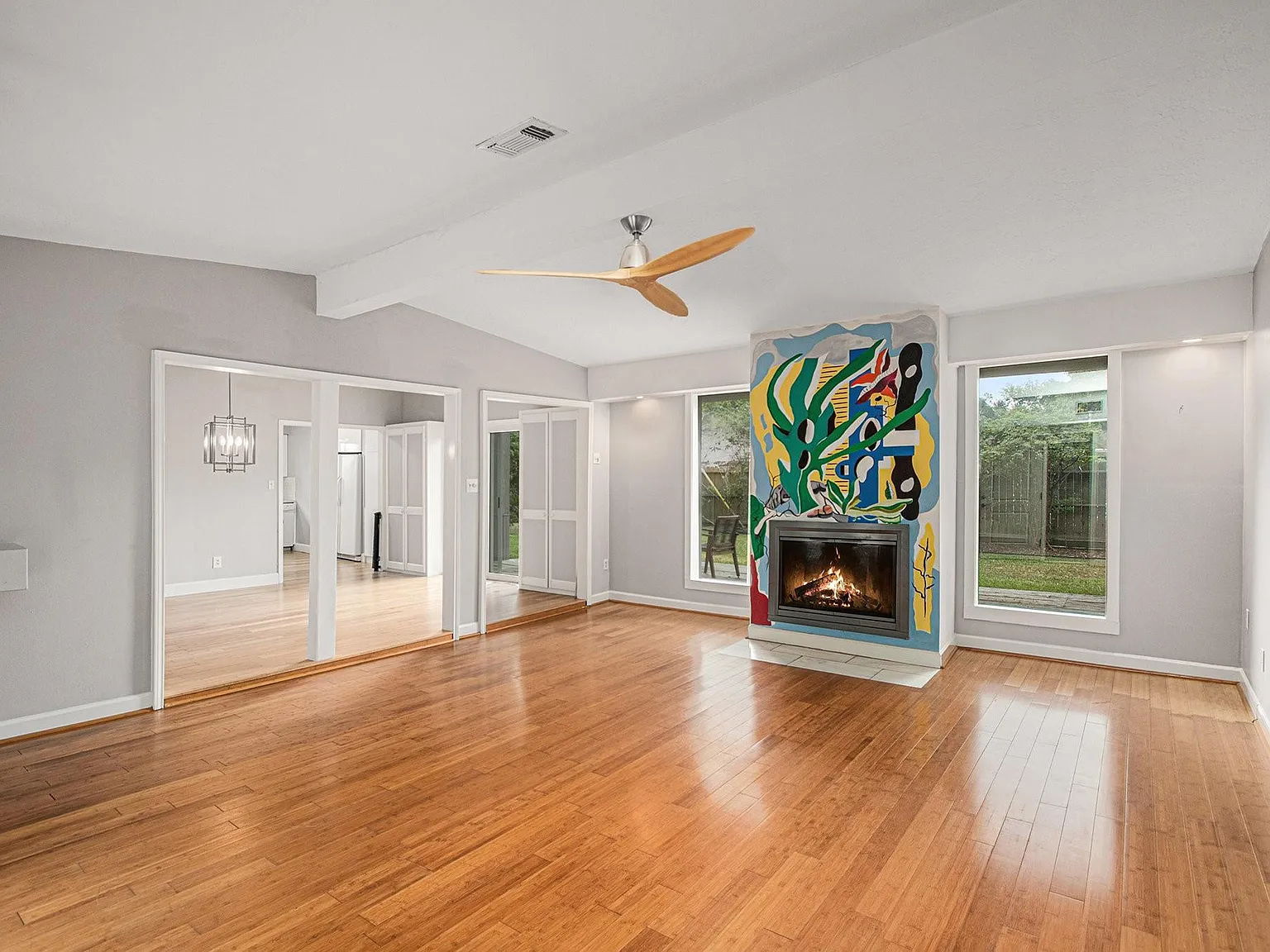 3 bed, 2.0 bath, 1872 sqft, $2,900 — Photo 4