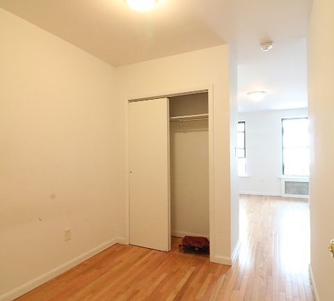 3rd image of 441 W 49th St #7AF