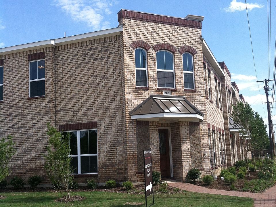 1st image of 203 S Kealy Ave