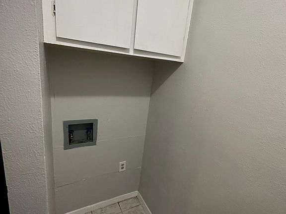 4th image of 2305 Bayberry Dr
