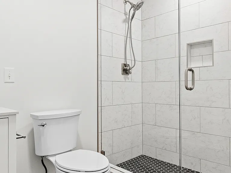 118 Main St #8 — Photo 2