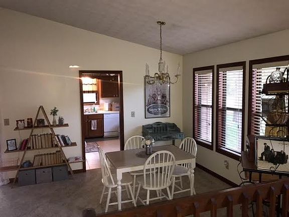 Dining room view from foyer