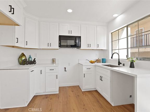 3rd image of 1425 W 146th St APT 1