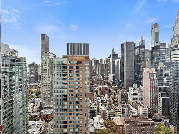 5th image of 250 E 54th St APT 32A