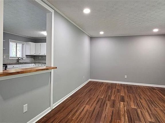 5th image of 1096 Deleon Ct