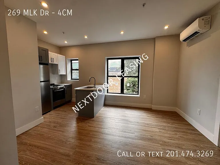 269 Martin Luther King Dr #4CM — Photo 3