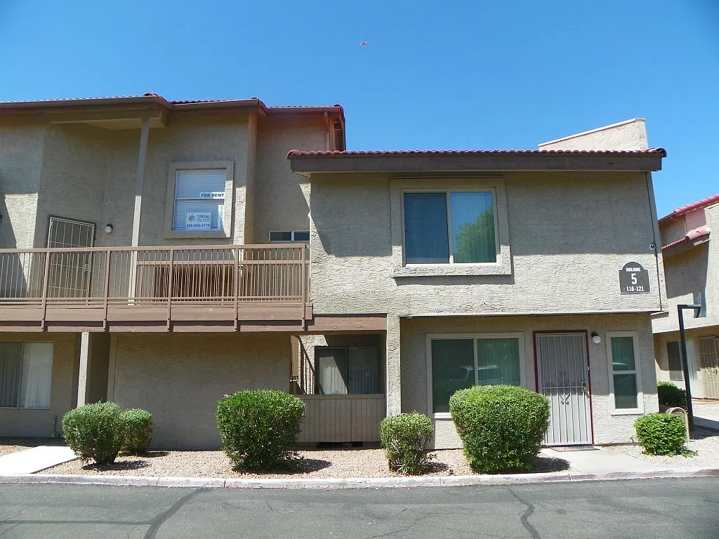 1 Bedroom w/ Large Loft | W/D Included | First Month FREE — Photo 2
