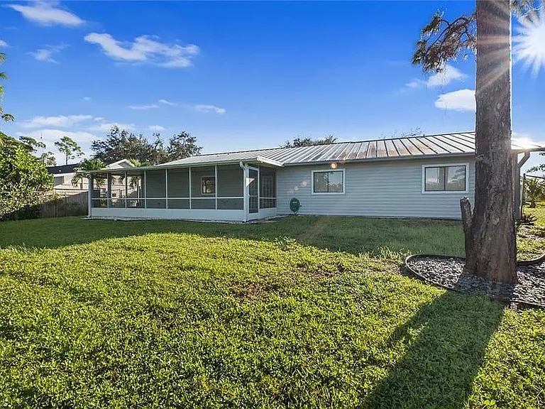 18262 Huckleberry Rd — Photo 13