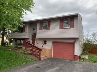 8377 Benchmark Rd, Baldwinsville, NY 13027