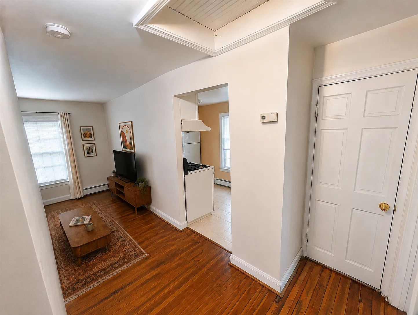 2 bed, 775 sqft, $2,375 — Photo 3