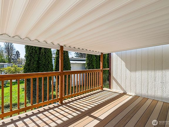 5th image of 2392 Douglas Road #19
