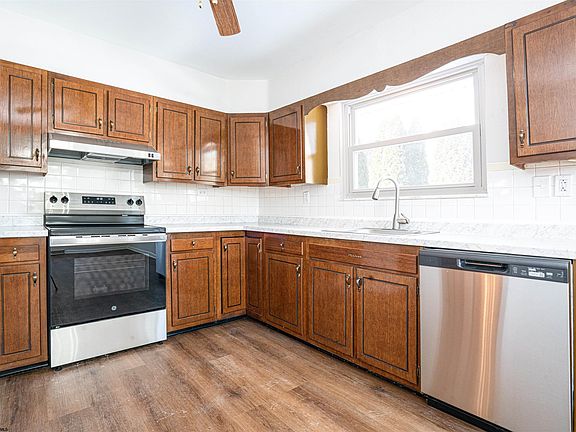 5th image of 348 Jackson Ave