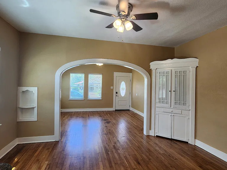 801 W Hollywood Ave — Photo 14