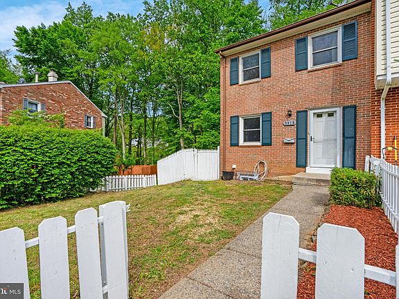 3rd image of 3418 Braddock Dr