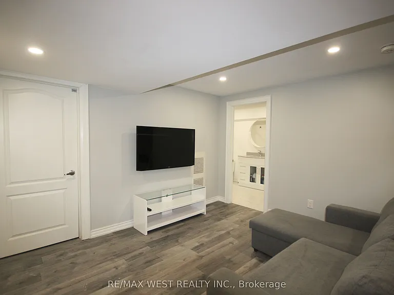 150 Valley Vista Dr #BASEMENT — Photo 11