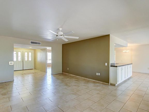 4th image of 19450 N Willowcreek Cir