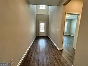 5 bed, 4.0 bath, 3660 sqft, $2,800 — Photo 2