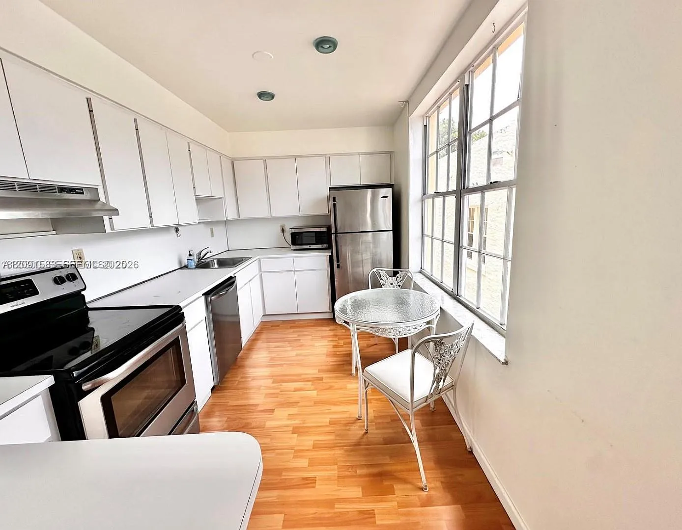 The Flamingo Condo — Photo 3