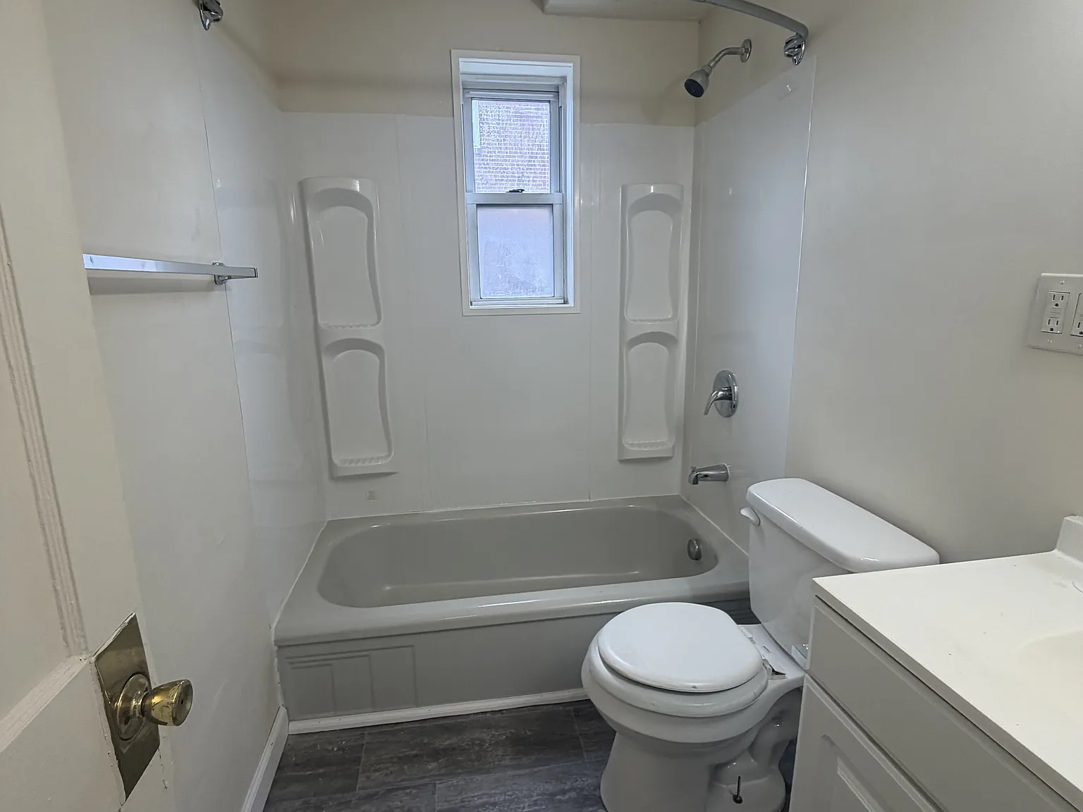 1110 Overland Avenue - 2 — Photo 4