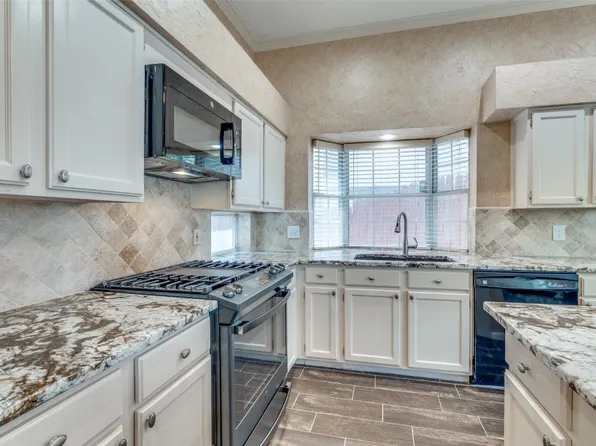 4441 Carolina St, Grand Prairie, TX 75052