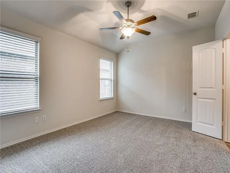 8944 Devonshire Dr — Photo 7