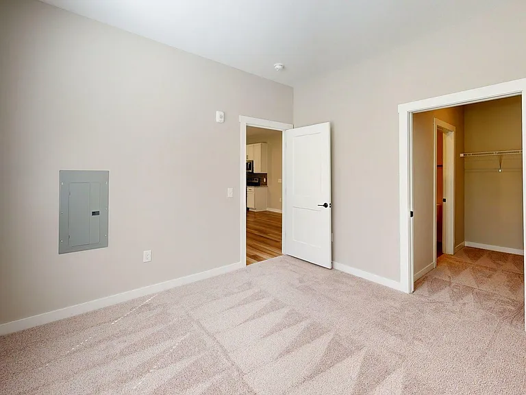 2C-The-Thomas-Bedroom 2C-The-Thomas-Bedroom