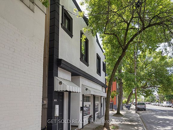 3rd image of 1091 Dovercourt Rd #1089