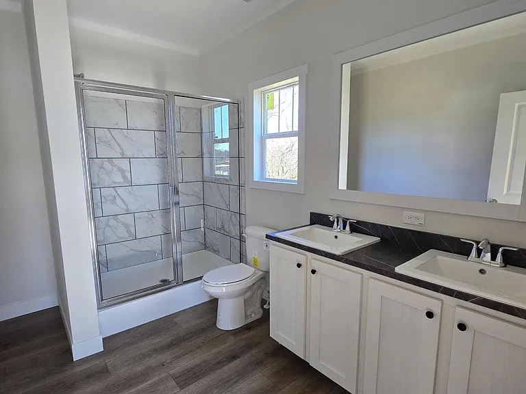 2208 Oak St — Photo 18