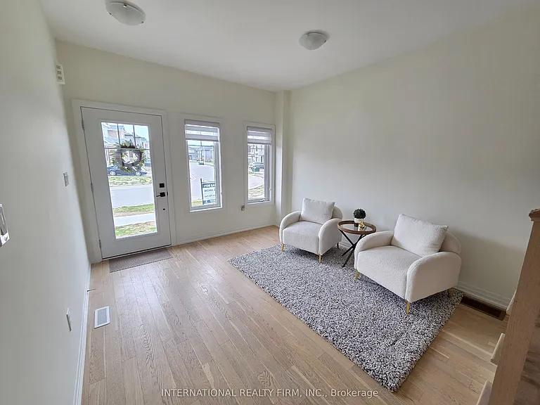 23 Harvest Cres — Photo 4