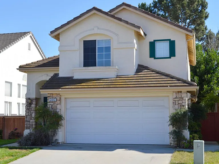 2413 N Summit Circle Gln — Photo 1