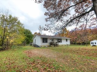 W5505 Barden Rd, Pardeeville, WI 53954