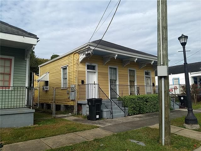 1st image of 925 Teche St