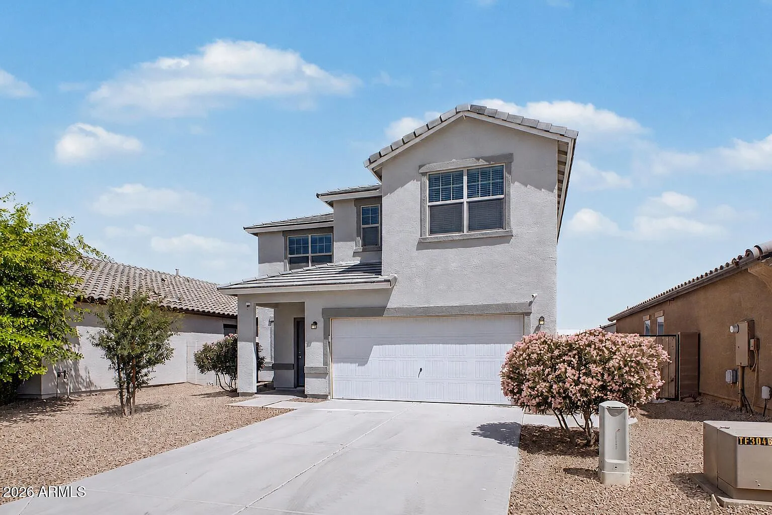 5 bed, 4.5 bath, 3200 sqft, $2,700 — Photo 2
